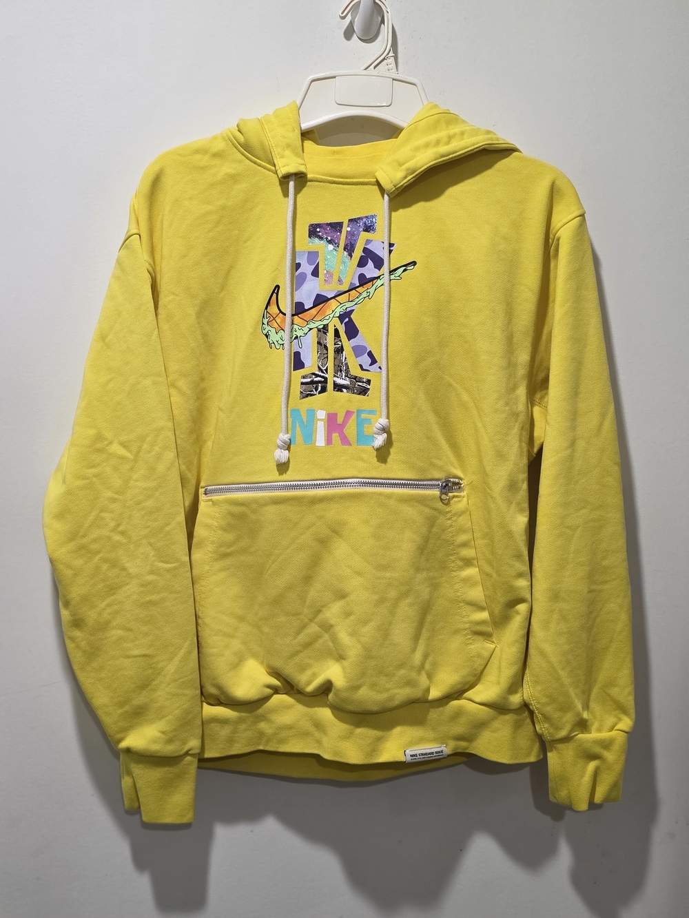 Nike Men's Yellow Graphic Hoodie Sweatshirt